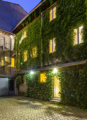 Hôtel Continental - Saint Etienne - La cour intérieure pavée